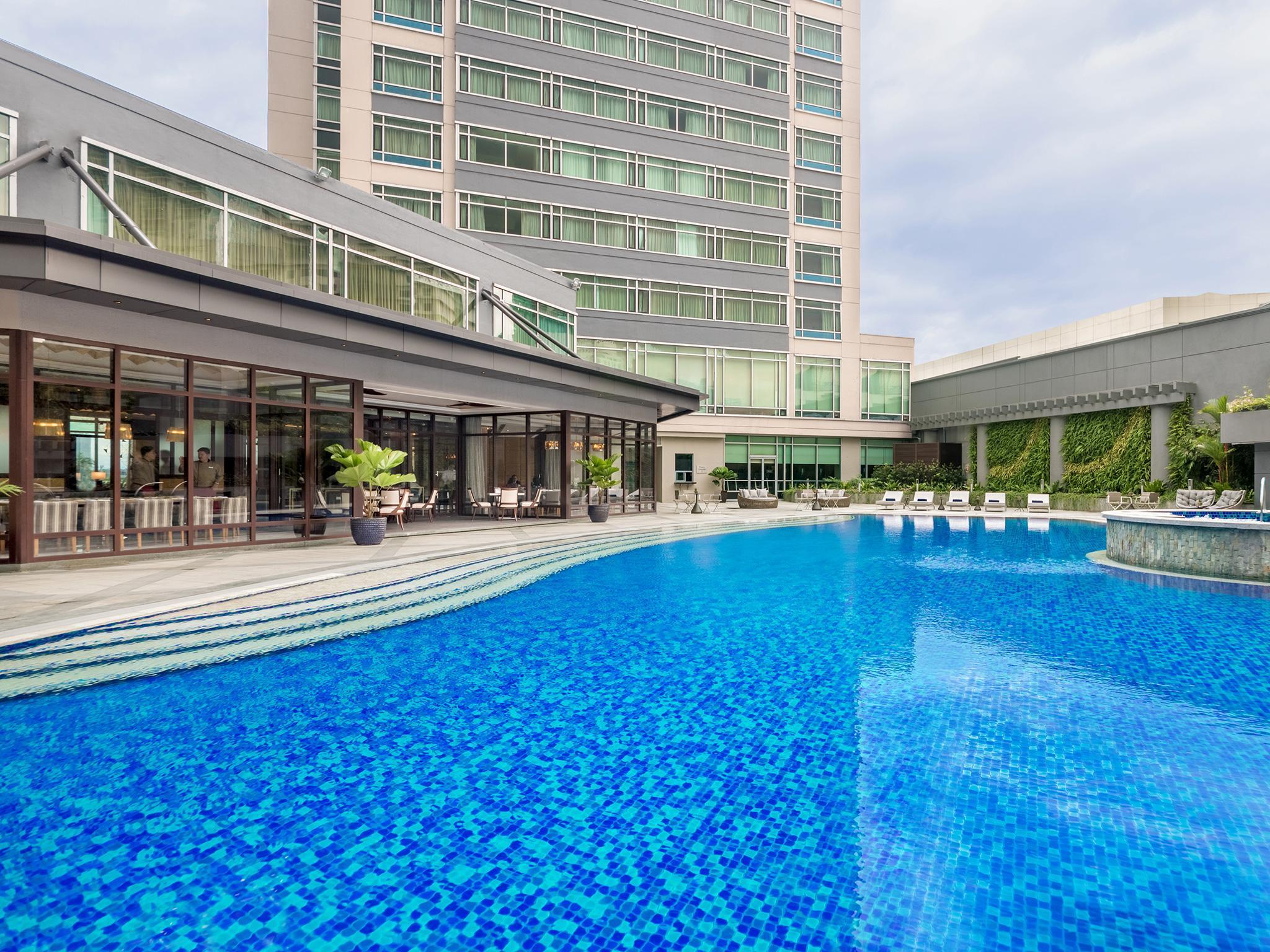 Ascott Makati Hotel Makati City Exterior photo